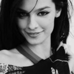 Katy Louise Saunders là ai? Điều đặc biệt bạn gái Song Joong Ki